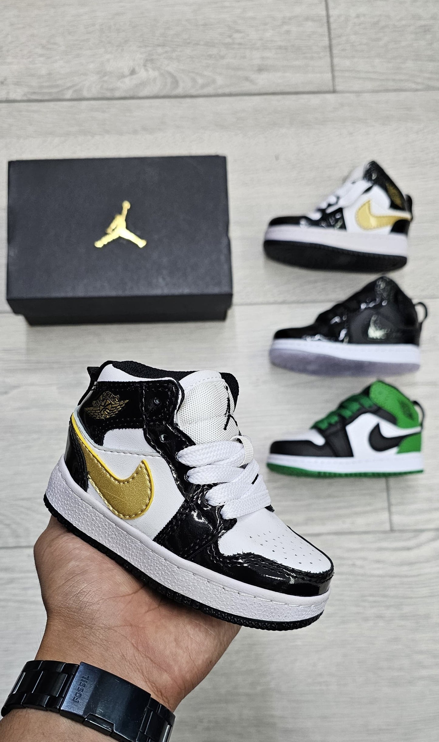 NIKE JORDAN RETRO 1