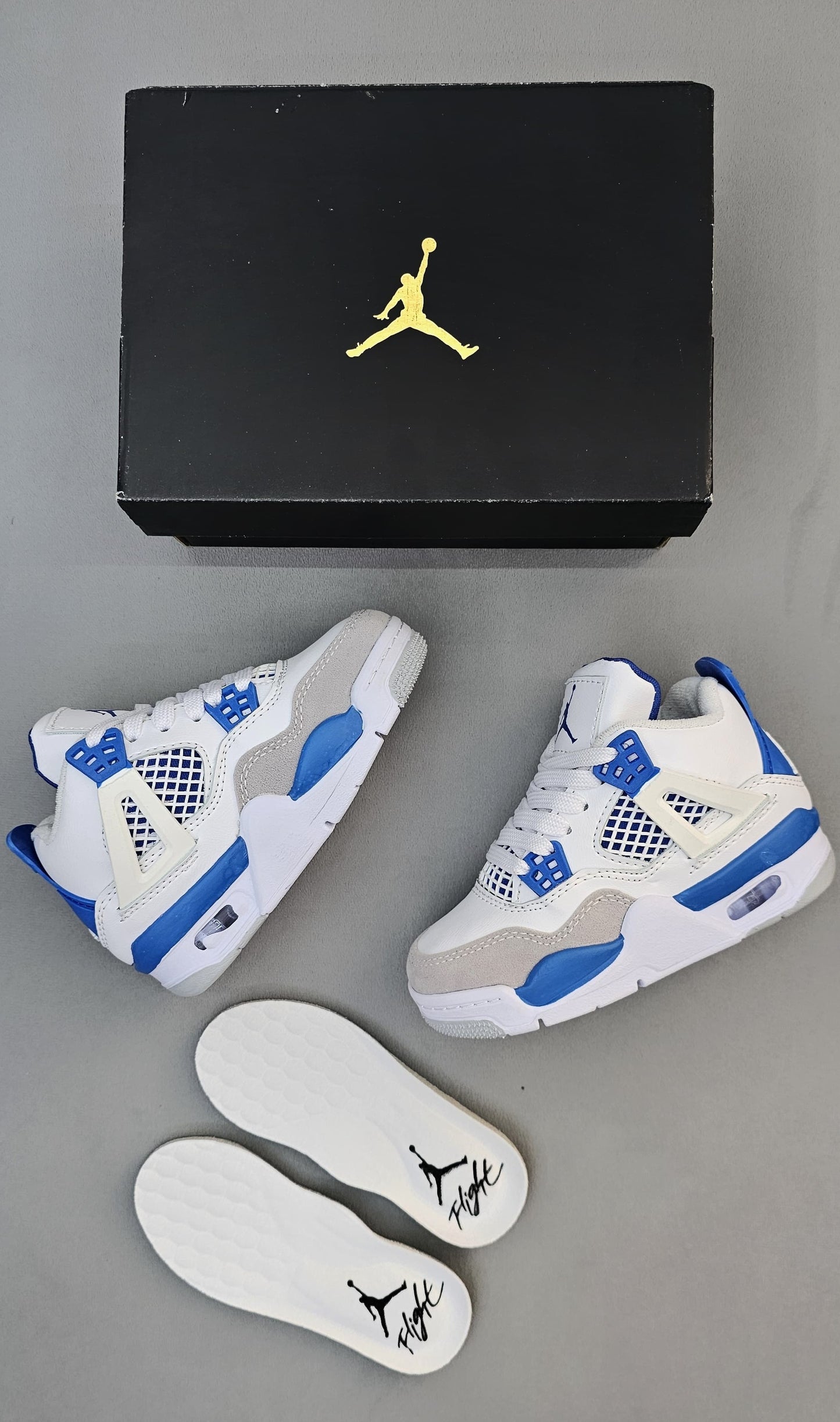 NIKE JORDAN RETRO 4