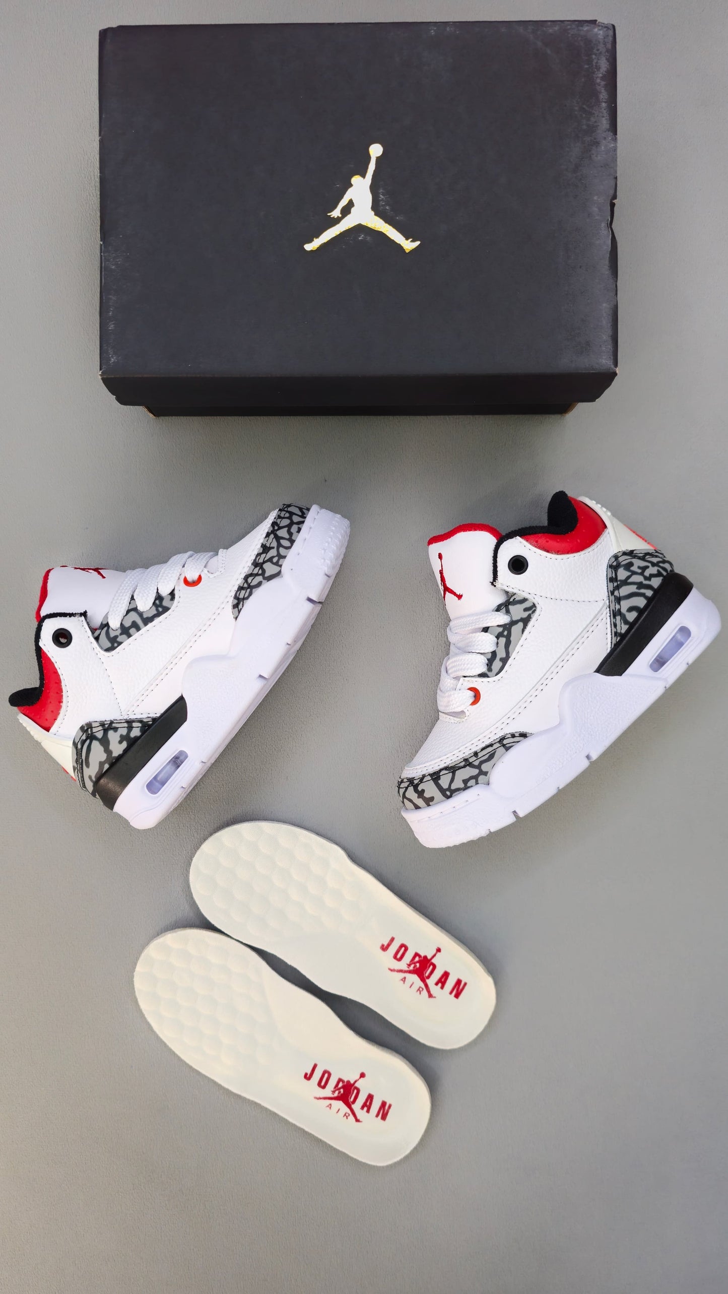 NIKE JORDAN RETRO 3