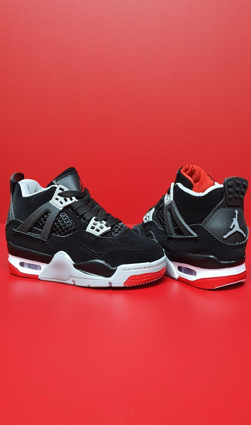 NIKE JORDAN RETRO 4